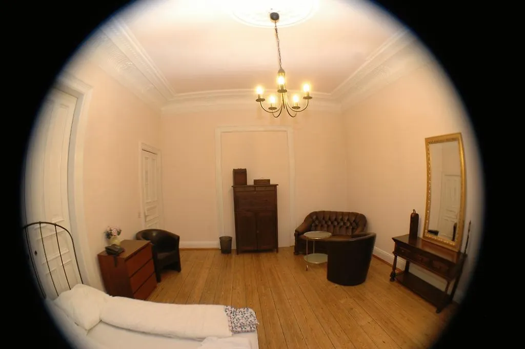 אכסניה Hotel&Hostel B8