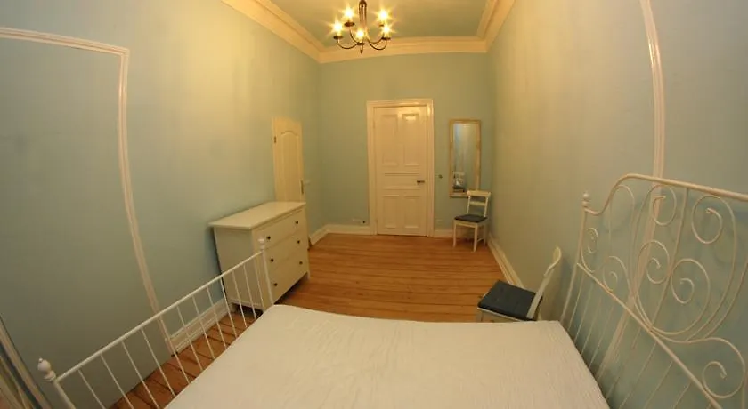 אכסניה Hotel&Hostel B8